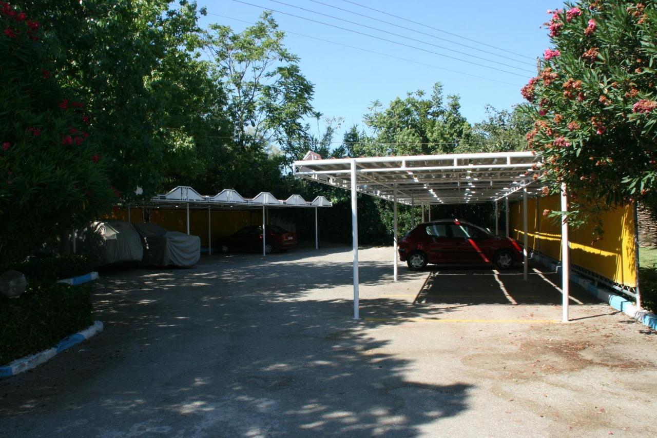 Batis Hotel Livanátai Exterior foto